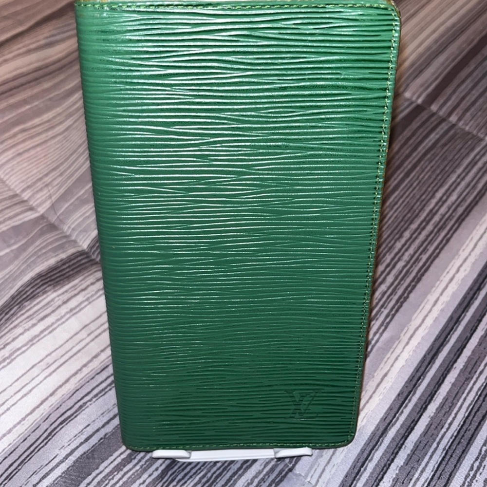 Louis Vuitton Vintage Epi Leather Checkbook Card Holder-EUC